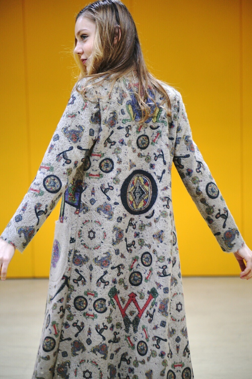 Кардиган "Буквицы", по мотивам средневековой Келлской книги