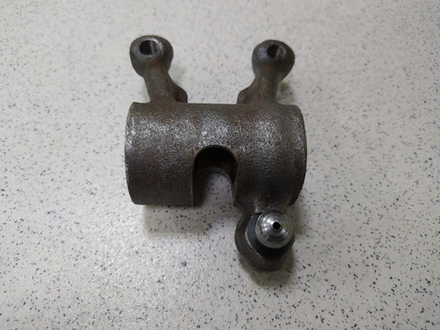 Коромысло впускных клапанов в сборе 840.1007110-01