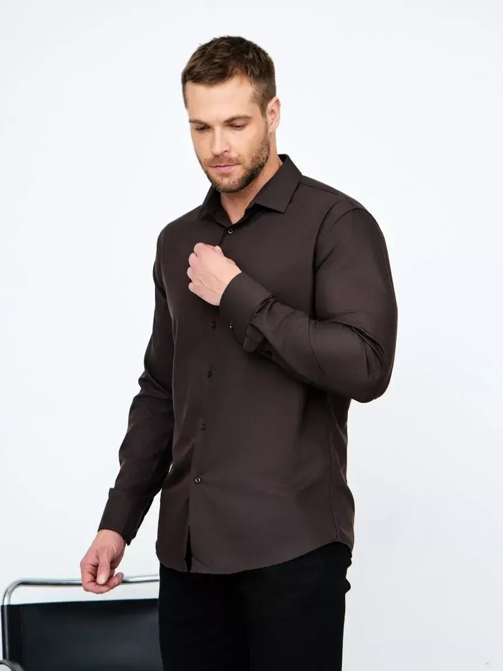 Рубашка классическая с длинным рукавом приталенная