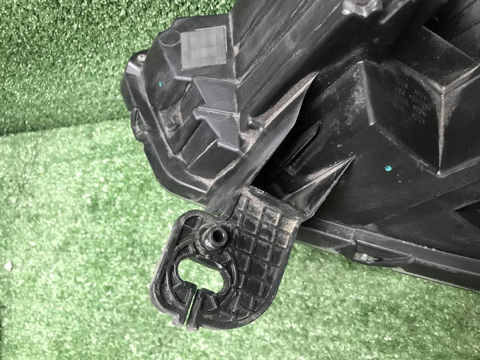 Фара правая Haval F7 (2018-2024) LED