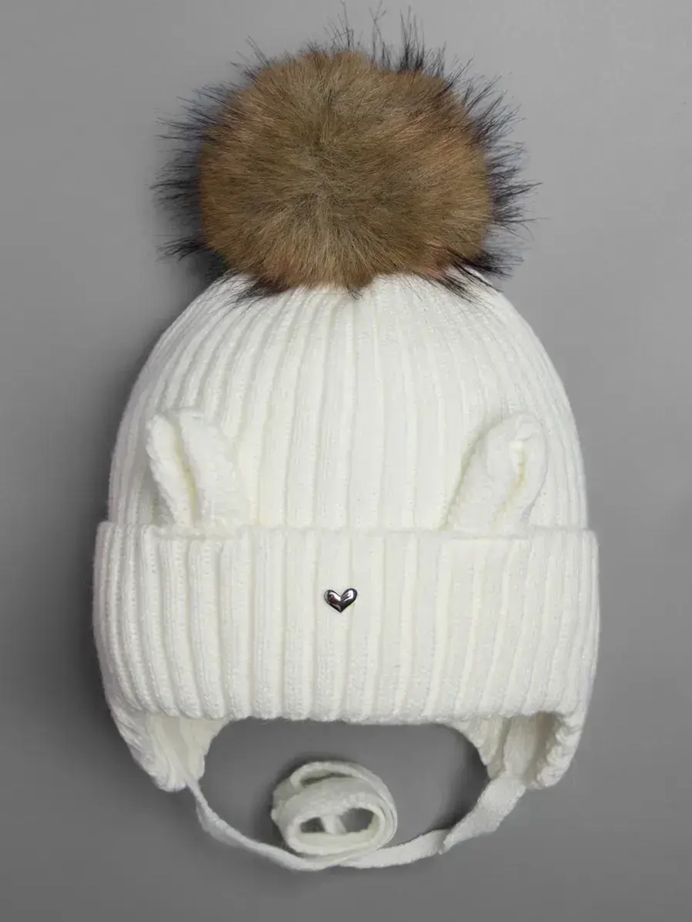 Шапка зимняя с помпоном и ушками для девочки