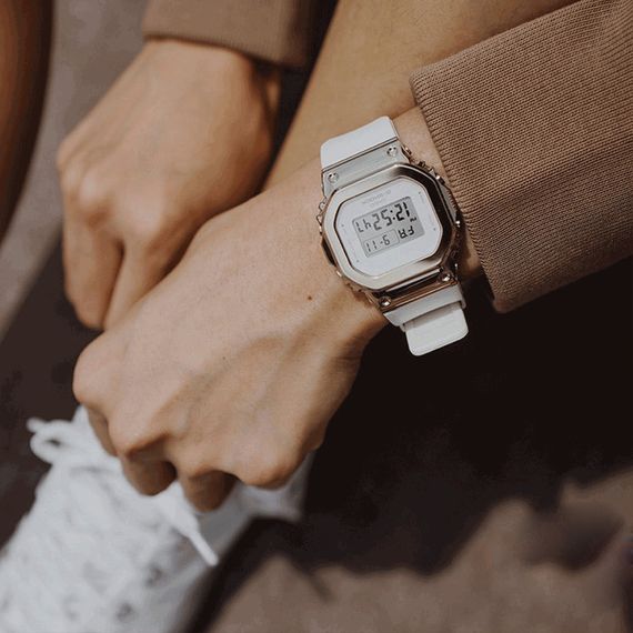 Женские часы Casio G-Shock GM-S5600G-7E