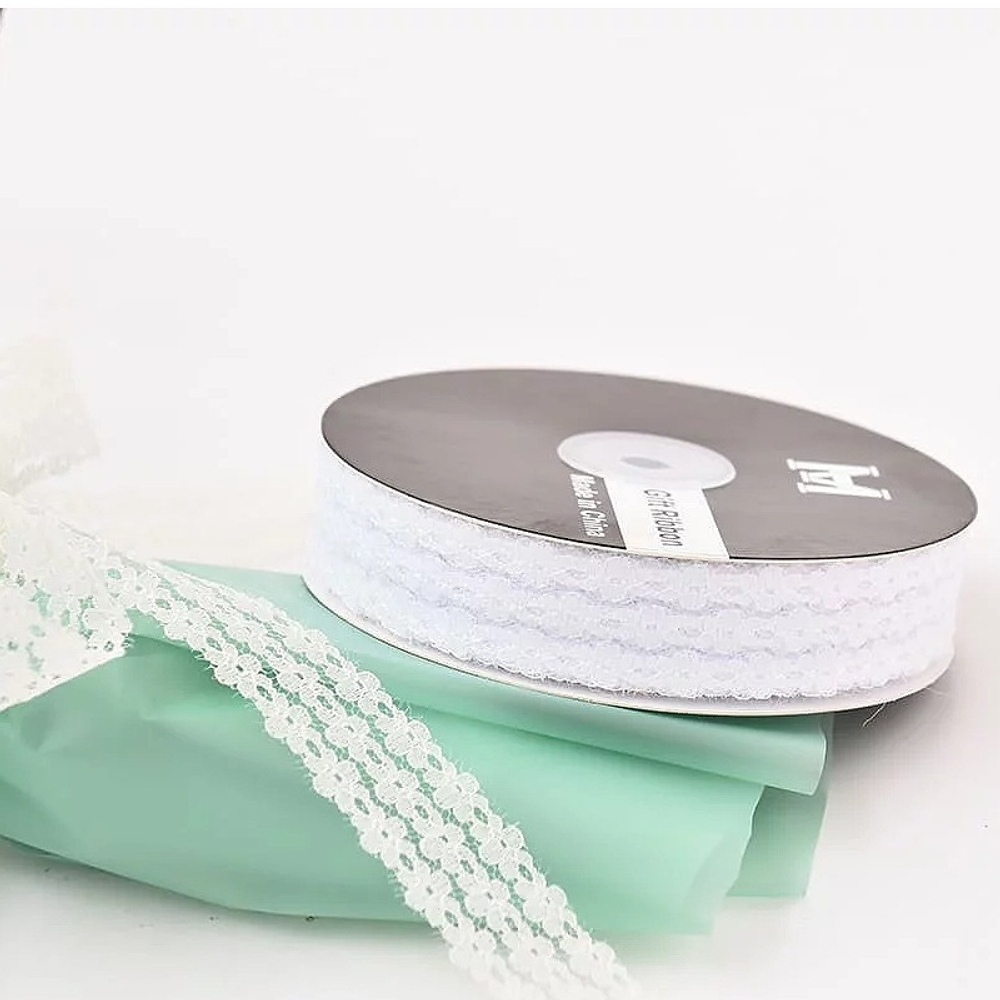 Лента кружево "3 цветка" 2,5см*35ярд