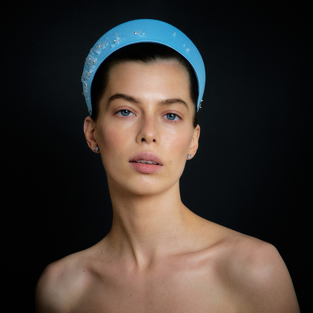 Кокошник голубой с прозрачными цветами