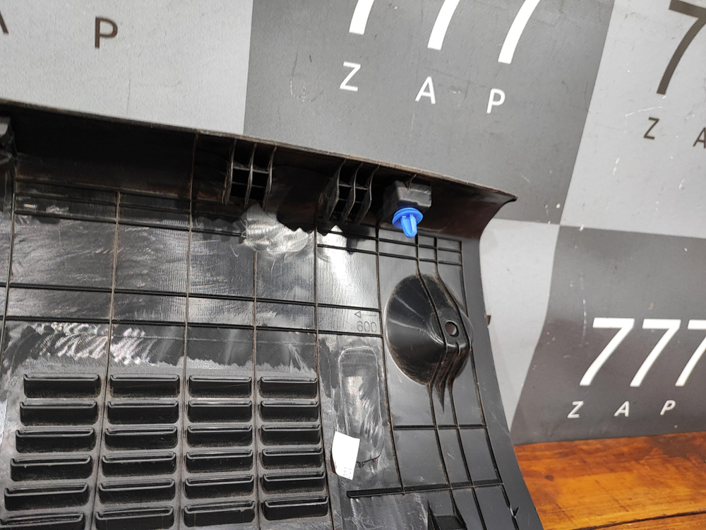 Обшивка багажника задней панели Kia Rio 4 (FB) 17-22 Б/У Оригинал 85770H0000