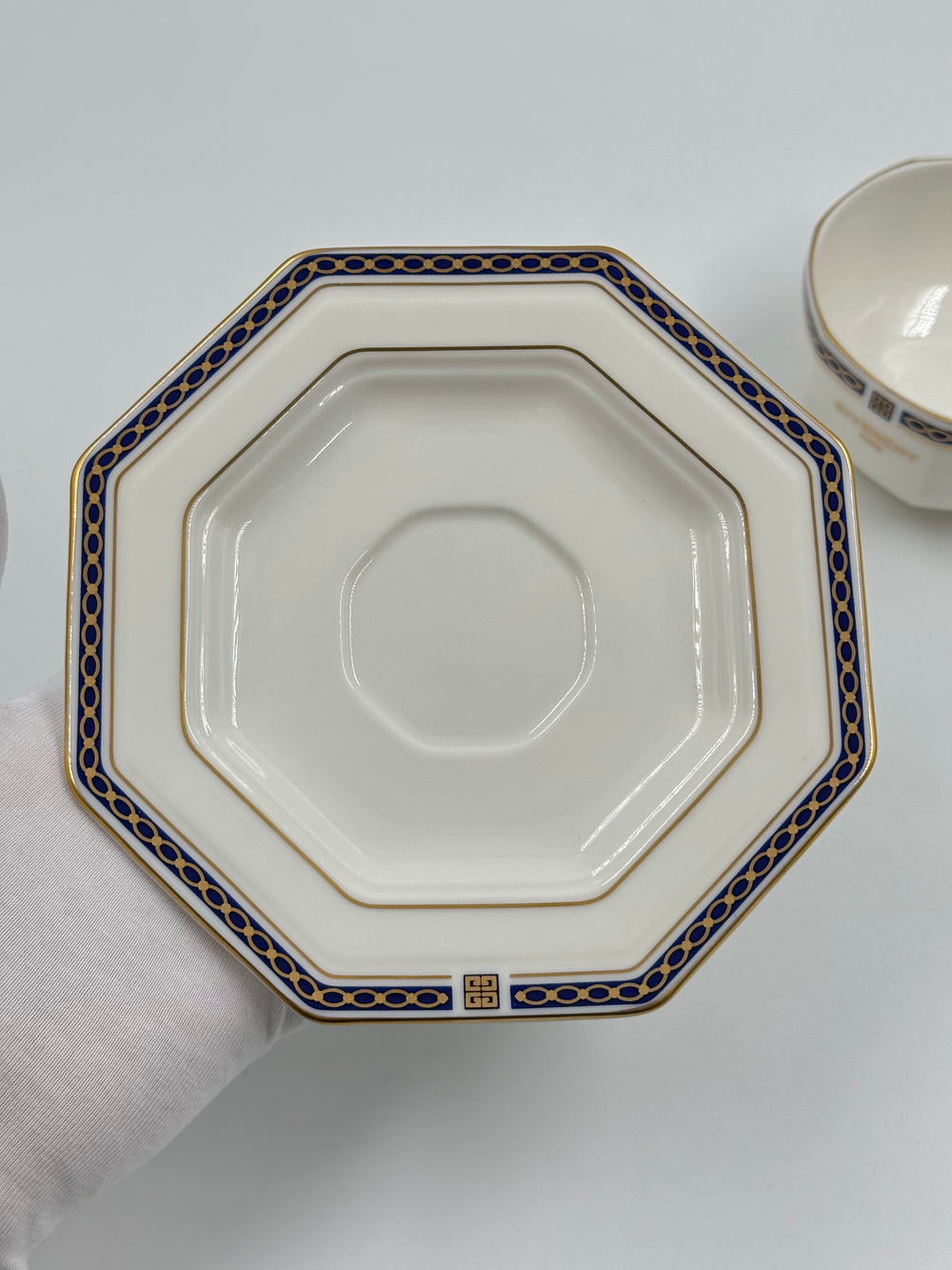 Чайная пара с тёмно-синей каймой Givenchy