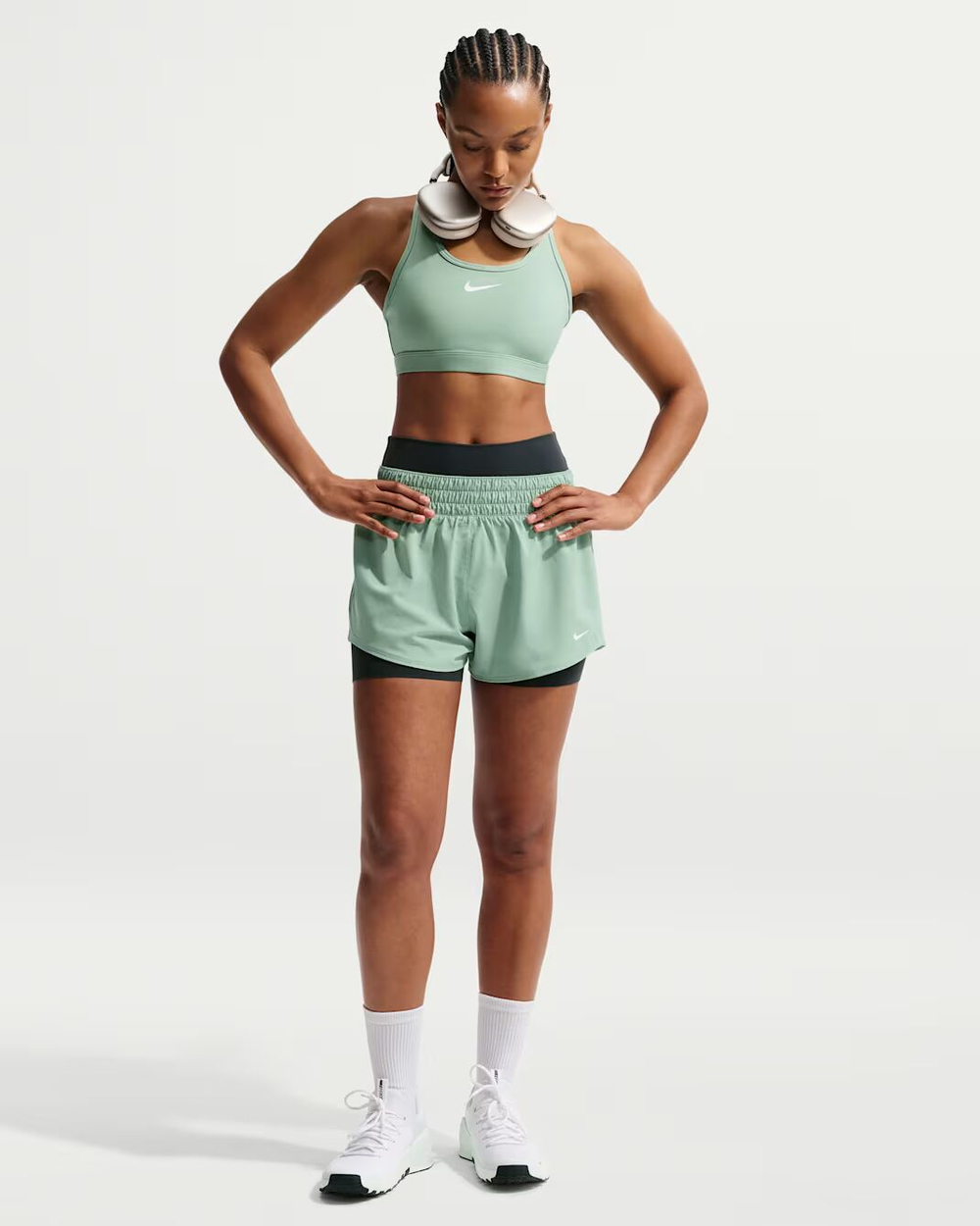 Nike One Женские шорты с подкладкой и резинкой на талии, высота пояса 8 см, из ткани Dri-FIT - NIKE
