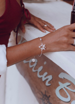 Браслет «Лотос» с белым цирконом