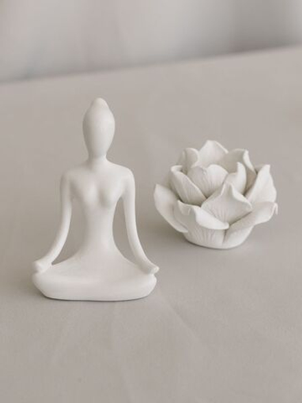 Йогиня и аромакамень Цветок