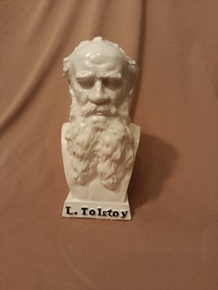 Lev Tolstoy Büstü