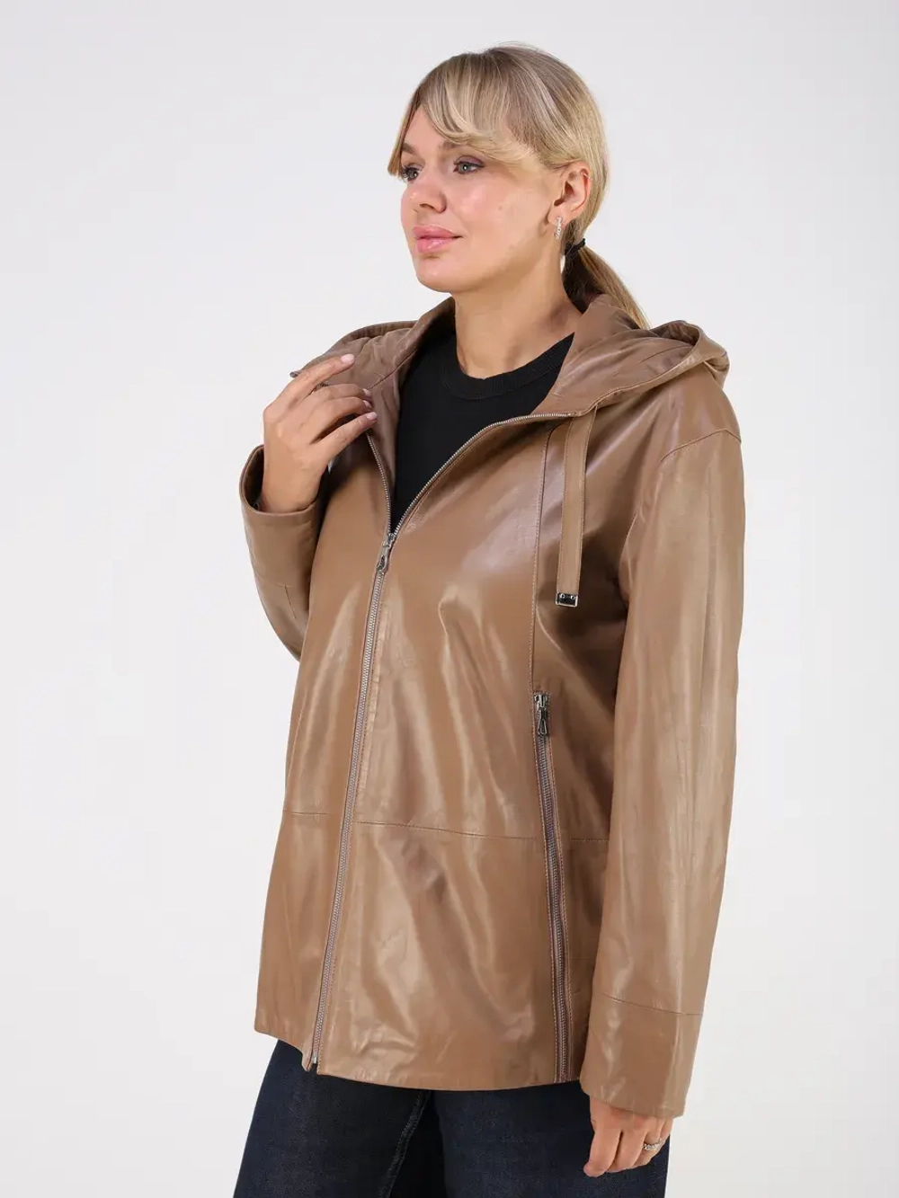 Кожаная куртка демисезонная с капюшоном