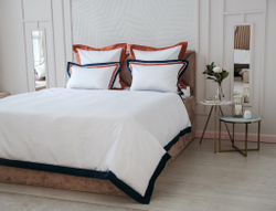 Постельное белье cемейное Сlaire&Caroll Jacqueline белое с темно-синим кантом