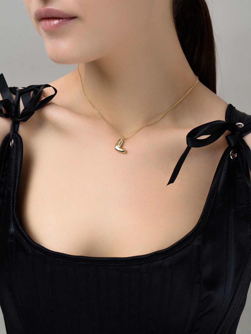 Колье с буквой