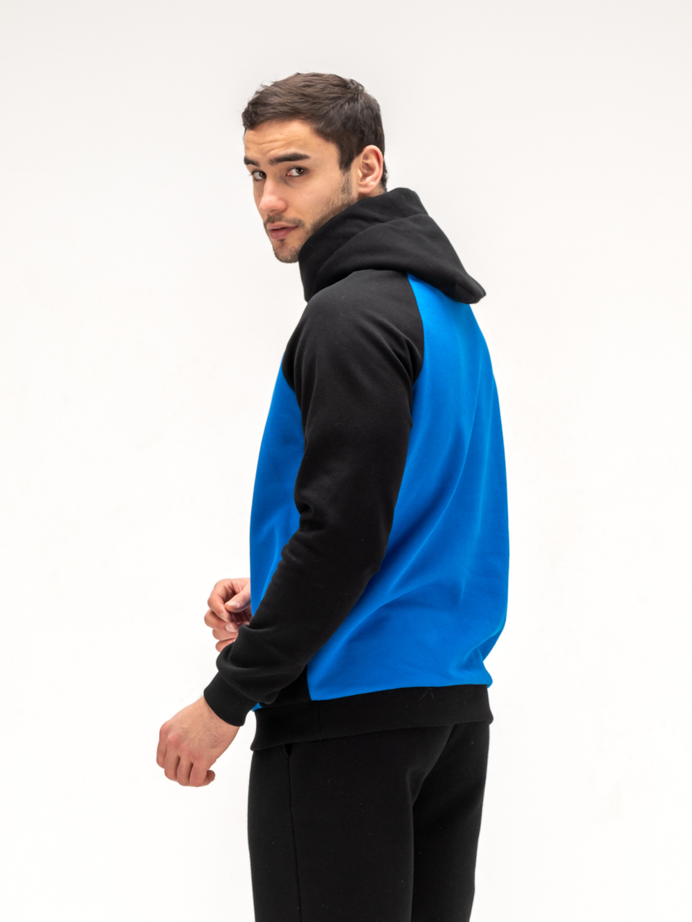 Костюм мужской спортивный. Синий/черный