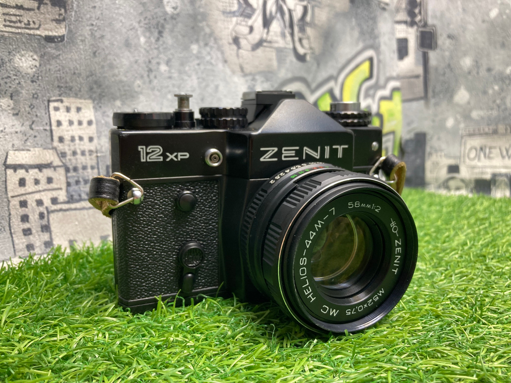 Zenit 12XP + Helios-44M-7