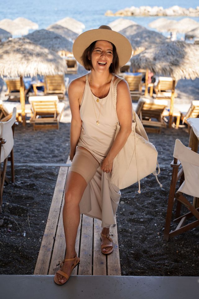 Бежевая повязка на бедро с силиконовой поддержкой