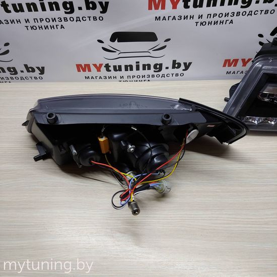 Передние фары VW Passat B5 daylight black