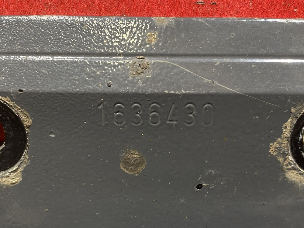 Кронштейн подушки передней заднего моста 2019г