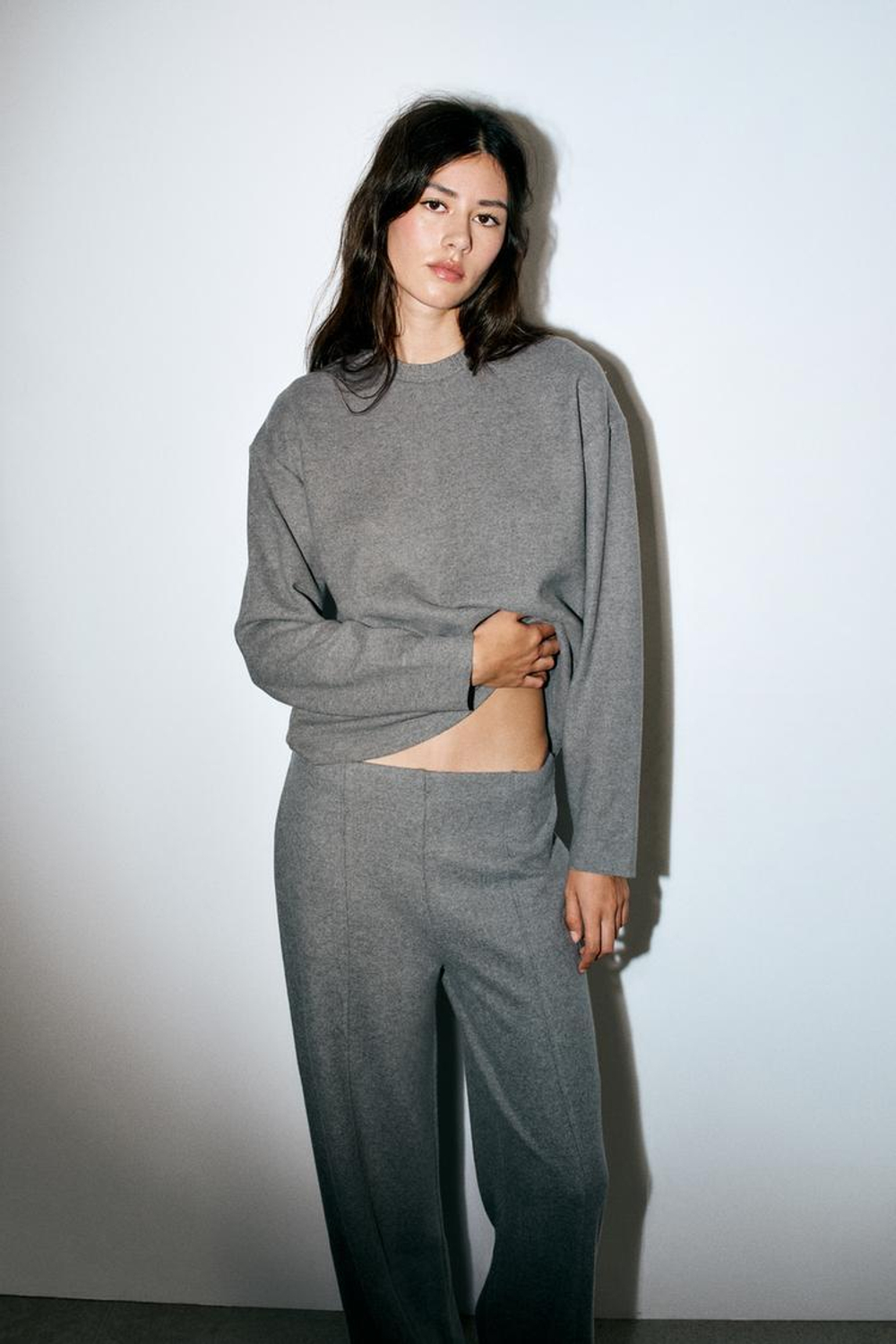 ZARA МЯГКАЯ ТОЛСТОВКА, АНТРАЦИТОВО-СЕРЫЙ