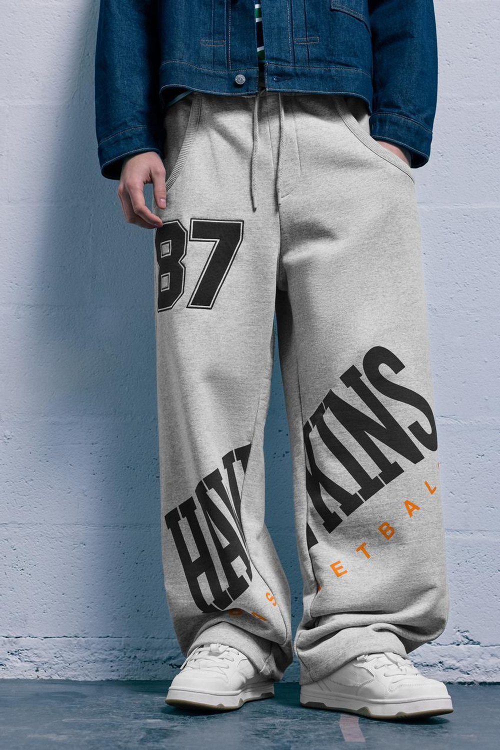 PULL&BEAR Спортивные брюки с надписью "Stranger Things", серый меланж