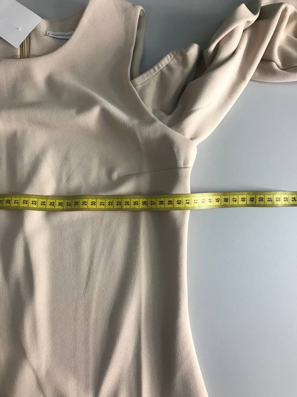 Платье Aleksandra Kazakova модное, маркировка M, визуально на 46 размер, новое