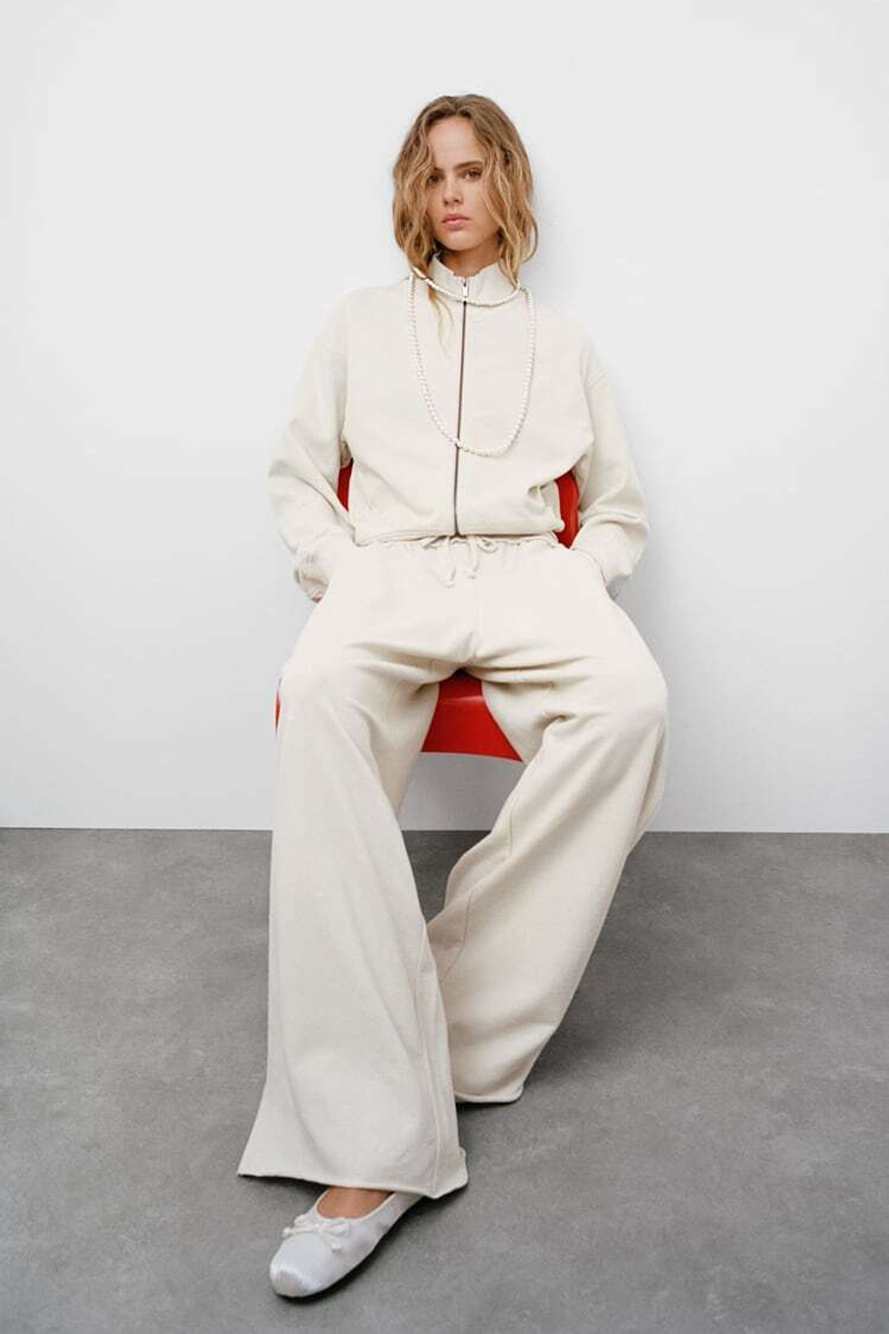 ZARA ТОЛСТОВКА C ДЕТАЛЯМИ В РУБЧИК И ЗАСТЕЖКОЙ-МОЛНИЕЙ, ЭКРЮ