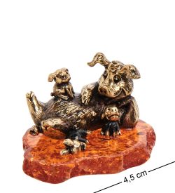 Народные промыслы AM-2964 Фигурка «Поросята с мамой» (латунь, янтарь)