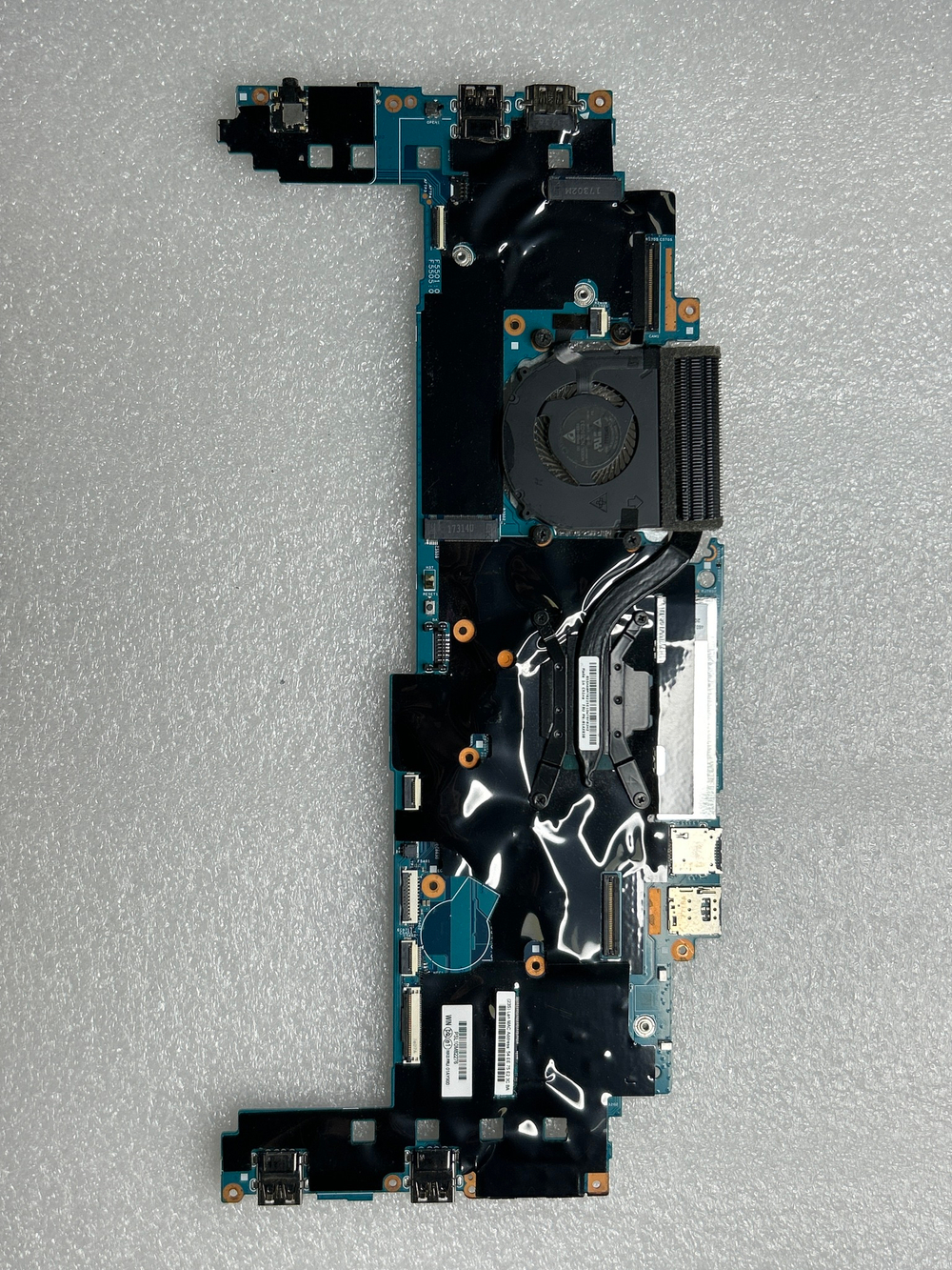 Материнская плата для ноутбука Lenovo X1 Yoga 2nd Gen WINi7-7500UHD16GTPM2 (01AY900), оригинал