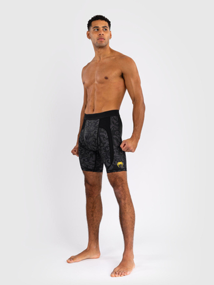 Шорты компрессионные Venum Unmatched Topuria Edition Black/Gold