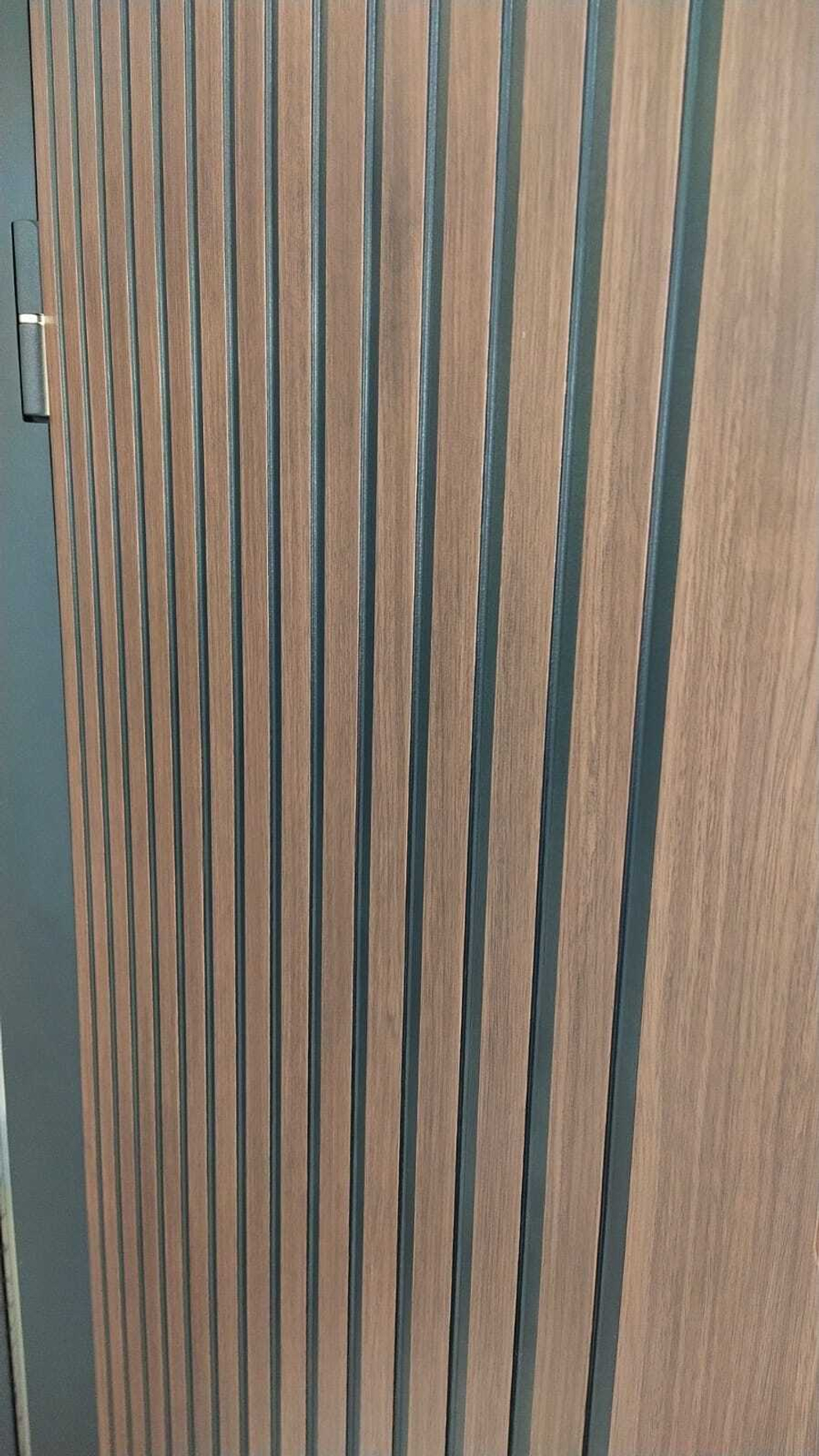 Дверь Входная Лабиринт STORM С зеркалом 18 Сандал белый