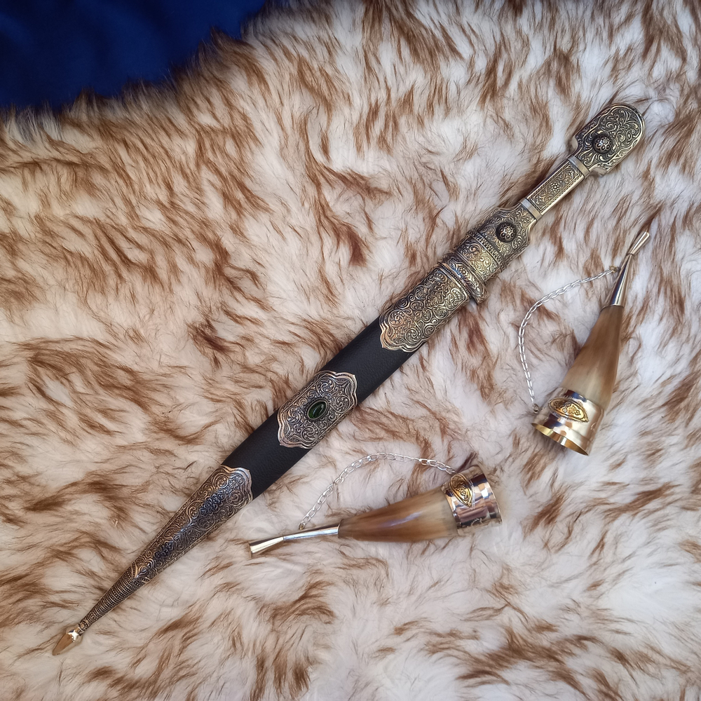 Набор подарочный "Джигит №1" (Кинжал кавказский, 2 рога для вина)