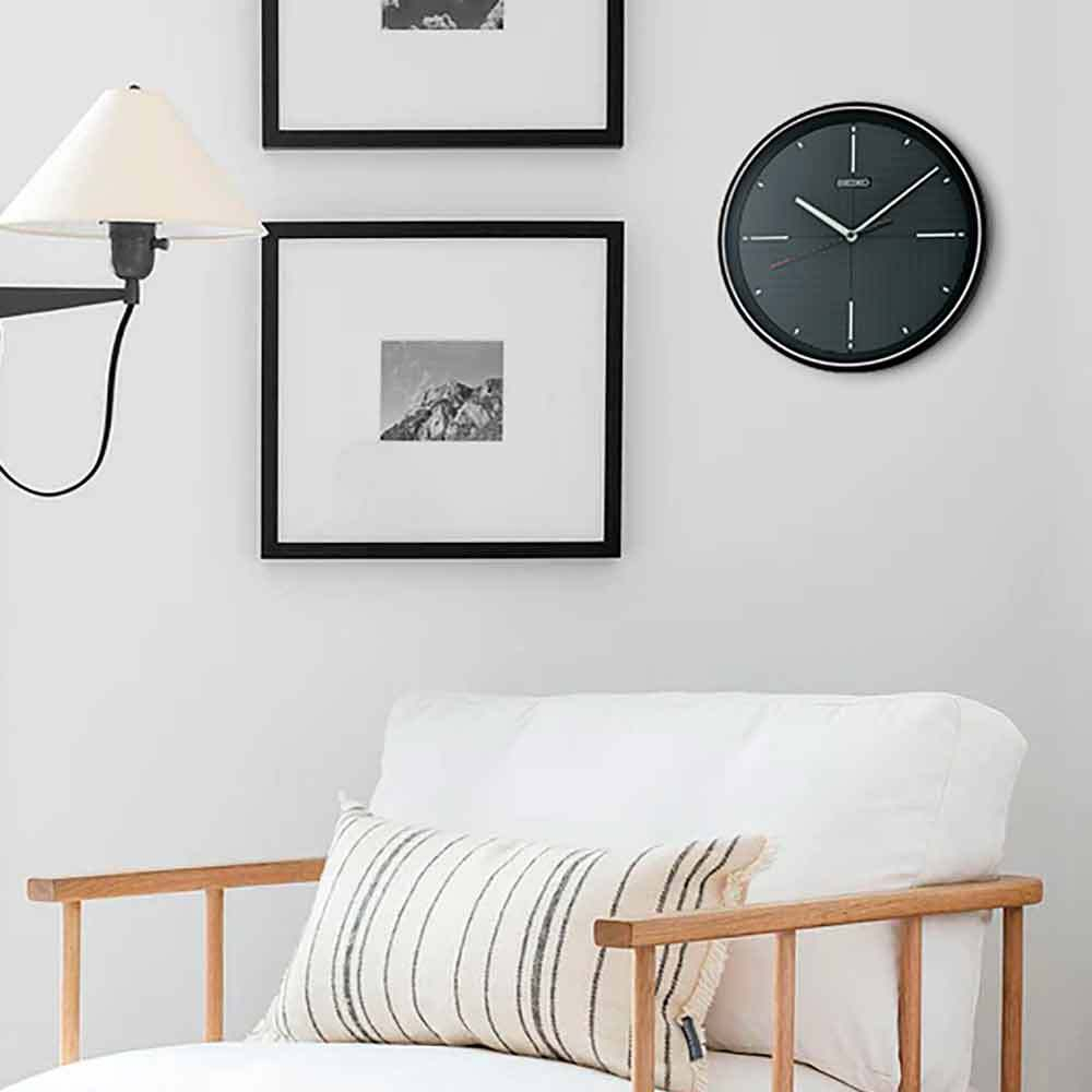 Настенные часы Seiko QXA816K