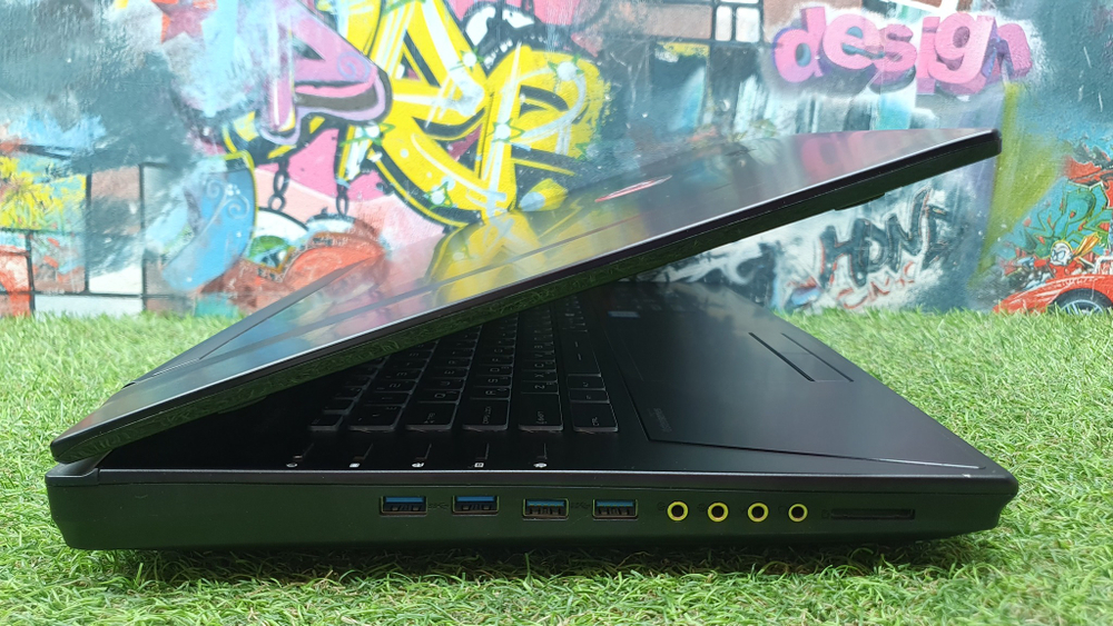 Игровой MSI i7-6/16 Gb/GTX 1070 8 ГБ/120Hz/ GT72VR 6RE 404RU [9s7-178511-404]