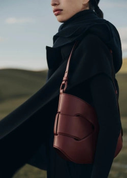 POLENE СУМКА NODDE HOBO, ВИШНЕВЫЙ