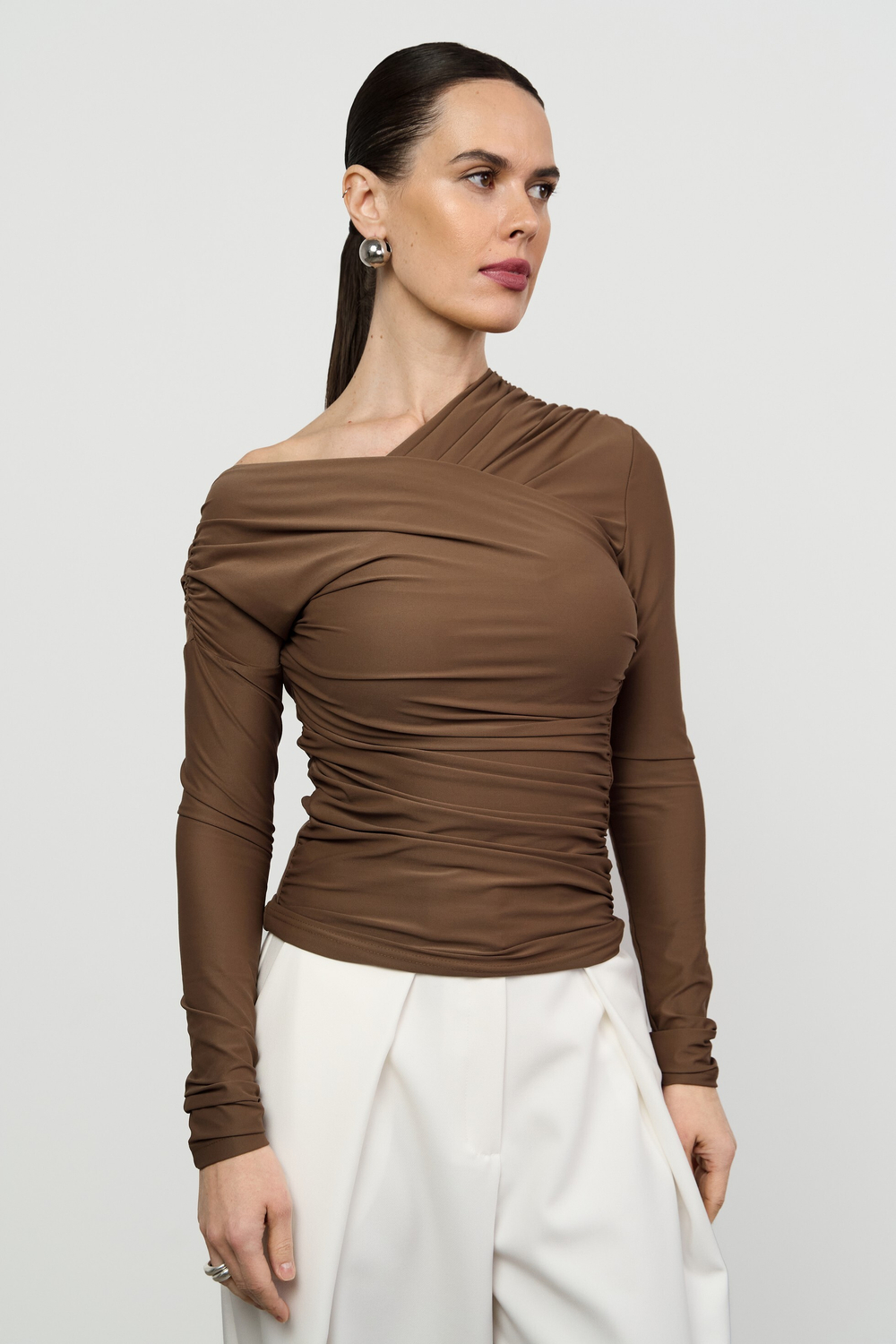 Лонгслив с драпировкой