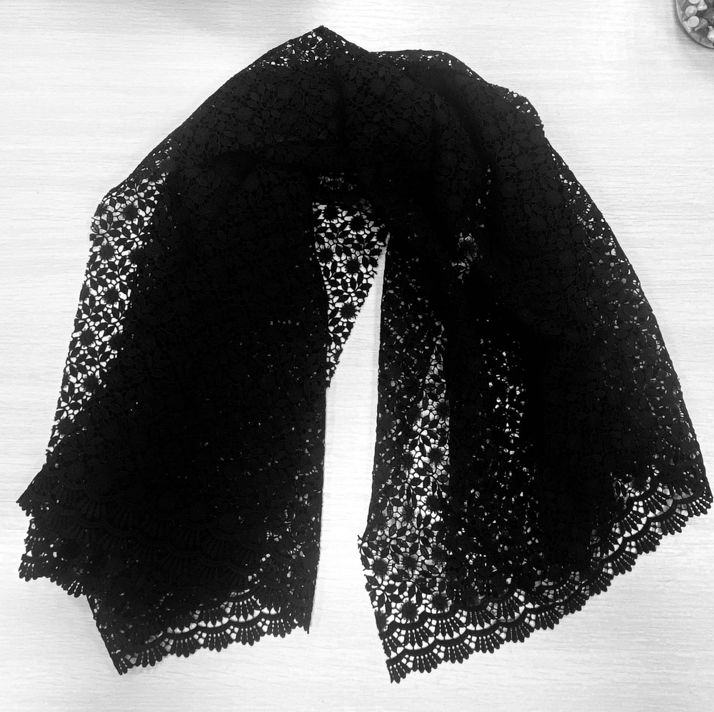 Ткань натуральный шелк 100% в кружевном полотне (Италия) ш-120см цена за 0,7 м