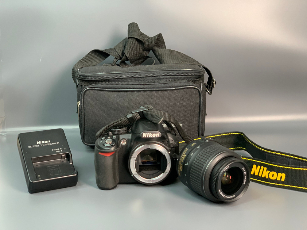 Nikon D3100 + kit 18-55mm 540 кадров