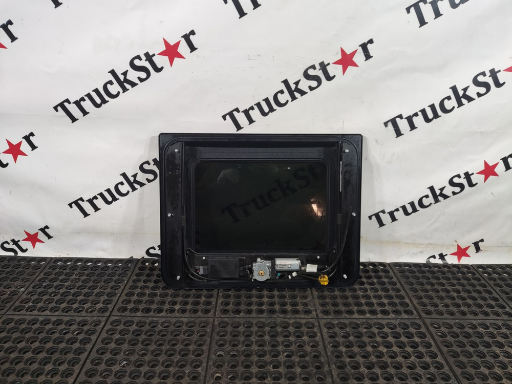 Люк электрический в сборе