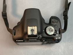 Canon 2000D Kit 18-55mm 3.5-5.6 III 2.518 кадров, царапина