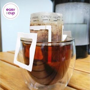 Добавьте молотый кофе, залейте горячей водой и через 3 минуты ваш кофе готов!