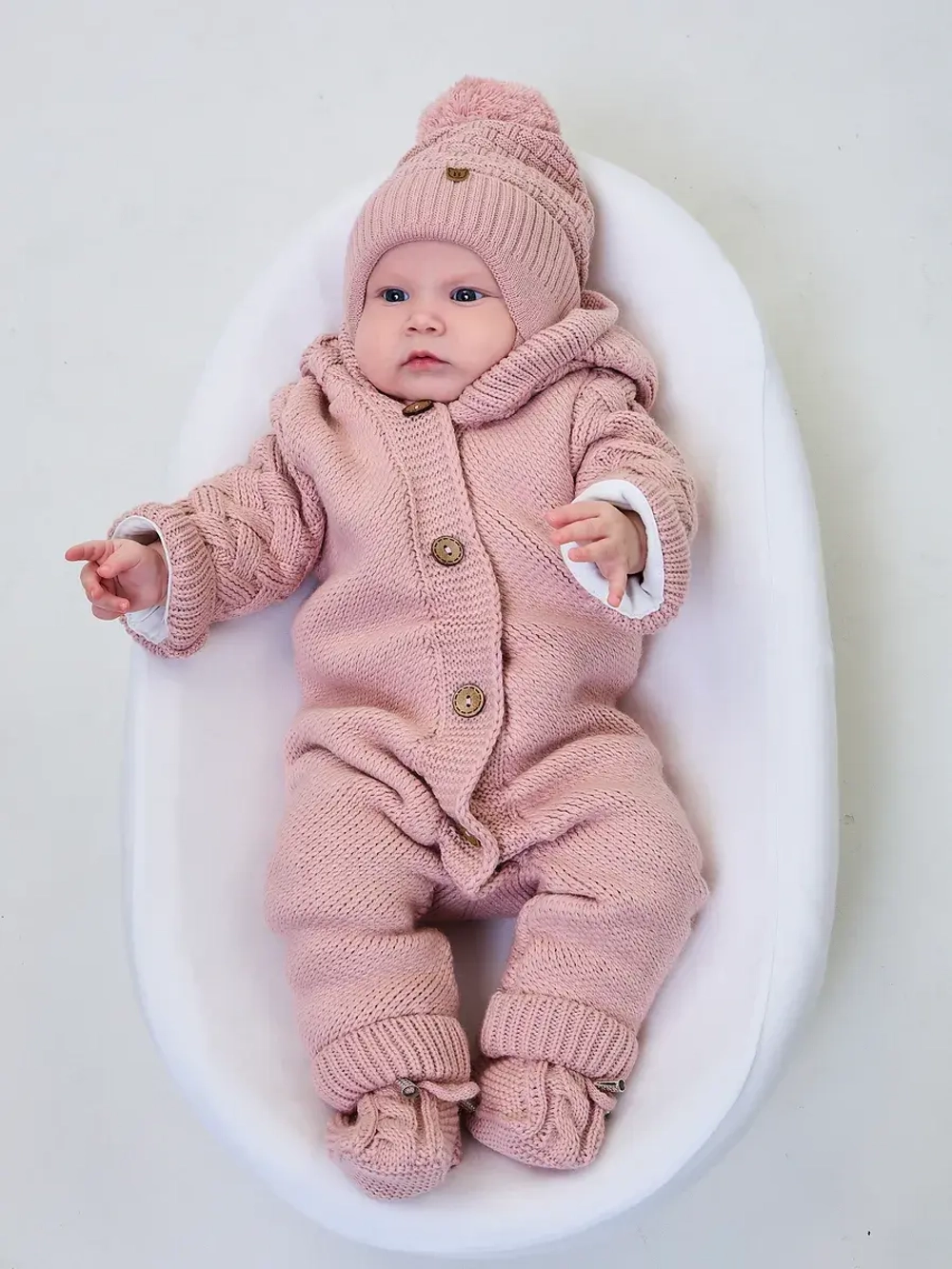 Конверт на выписку для новорожденных вязаный