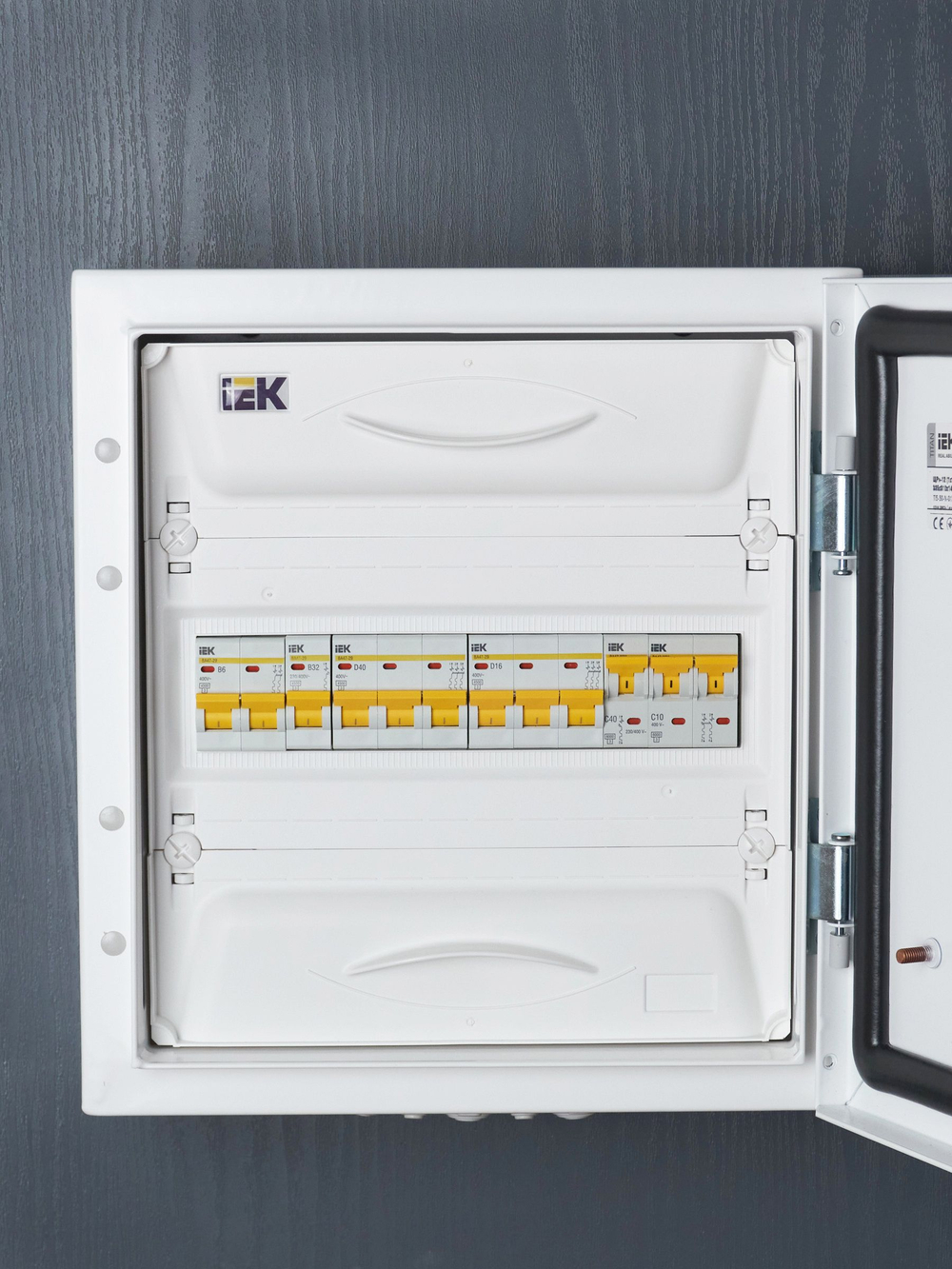 KARAT Автоматический выключатель ВА47-29 3P D 40А 4,5кА IEK