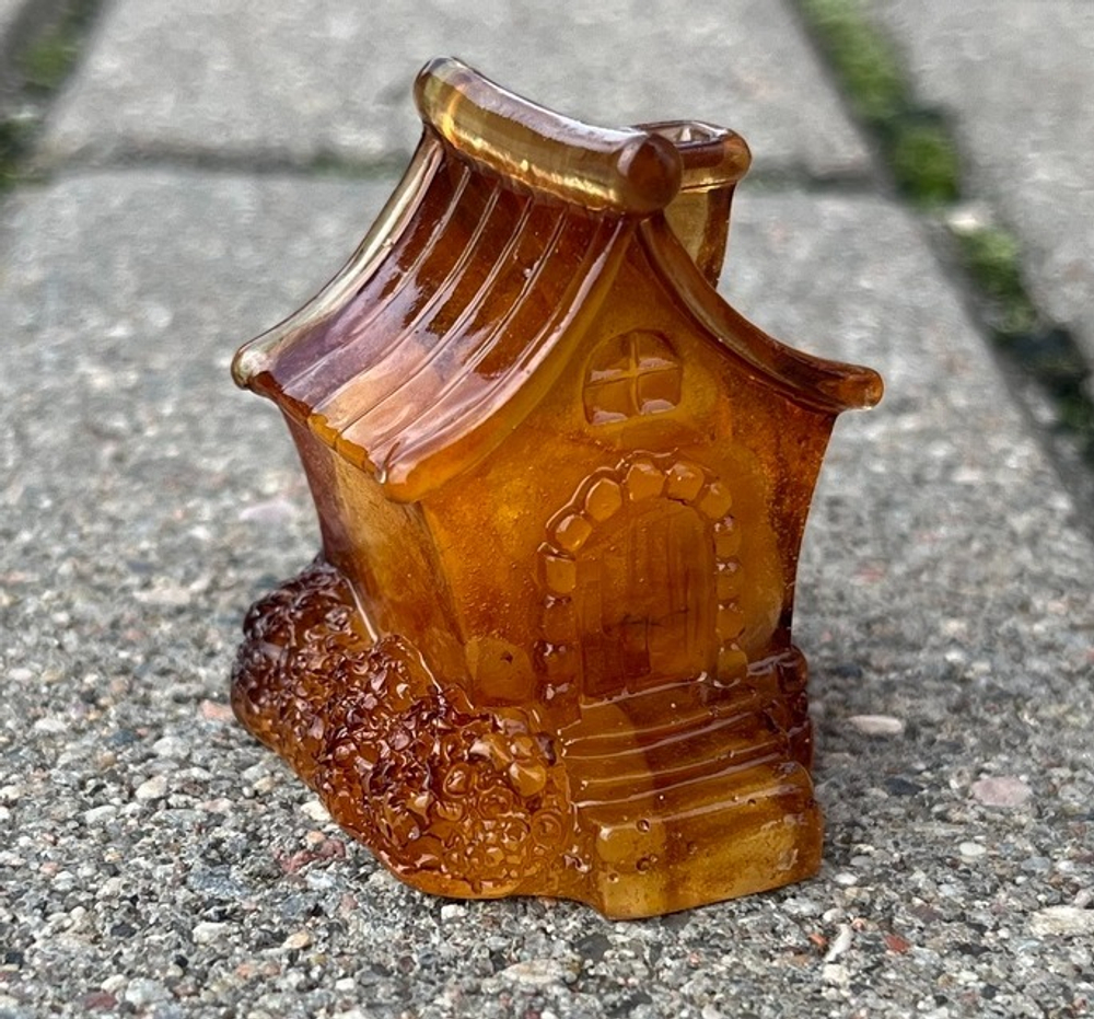 Домик с лесенкой