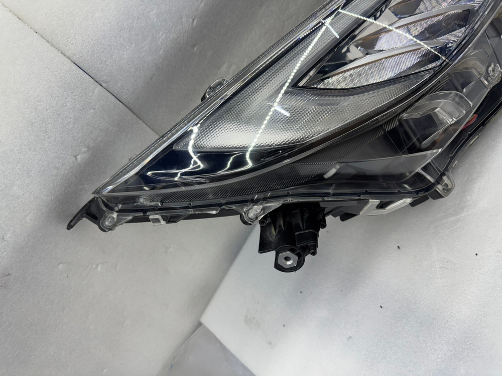 Блок светодиодной (LED) фары Toyota Wildlander (, оригинал)