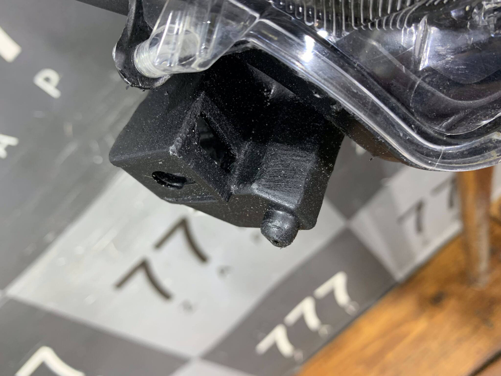 Фара правая LED Toyota Land Cruiser Prado 150 17-24 Б/У Оригинал 8114560N20