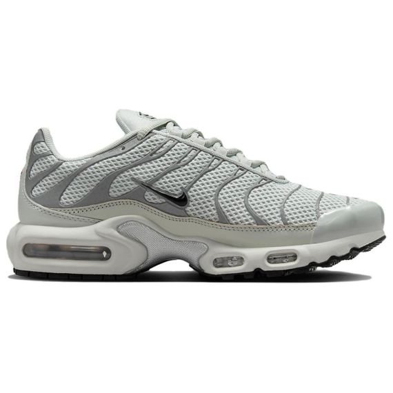 Кроссовки Nike Air Max Plus - это универсальный топ с Серым Женским
