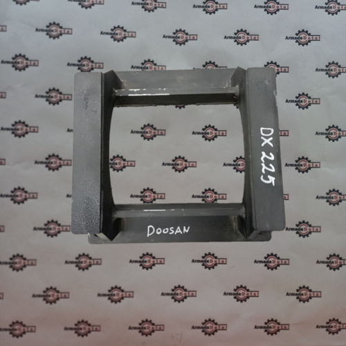 Защита катка на DOOSAN DX 225 | 142-00126A | Аналог