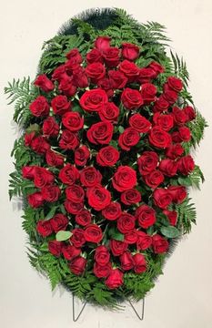 Ритуальный венок из живых цветов -11