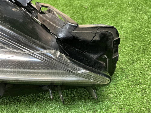 Фара правая Toyota Camry xv70 (2017-н.в.) LED