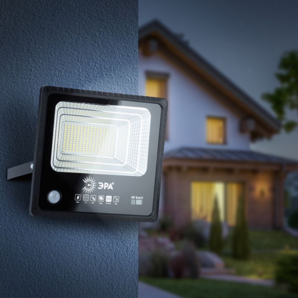 ЭРА Прожектор светодиодный уличный на солн. бат. 100W, 1200 lm, 5000K, с датч. движения, ПДУ, IP65 (
